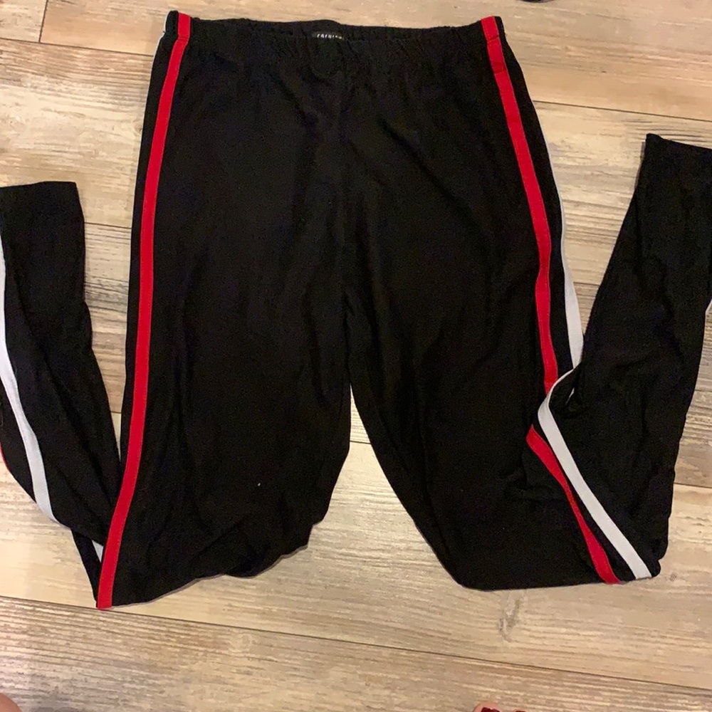 Fashionova red and white striped leggings